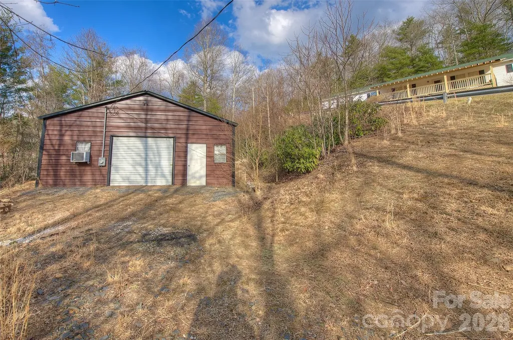 3 Altapass Trail Spruce Pine NC 28777