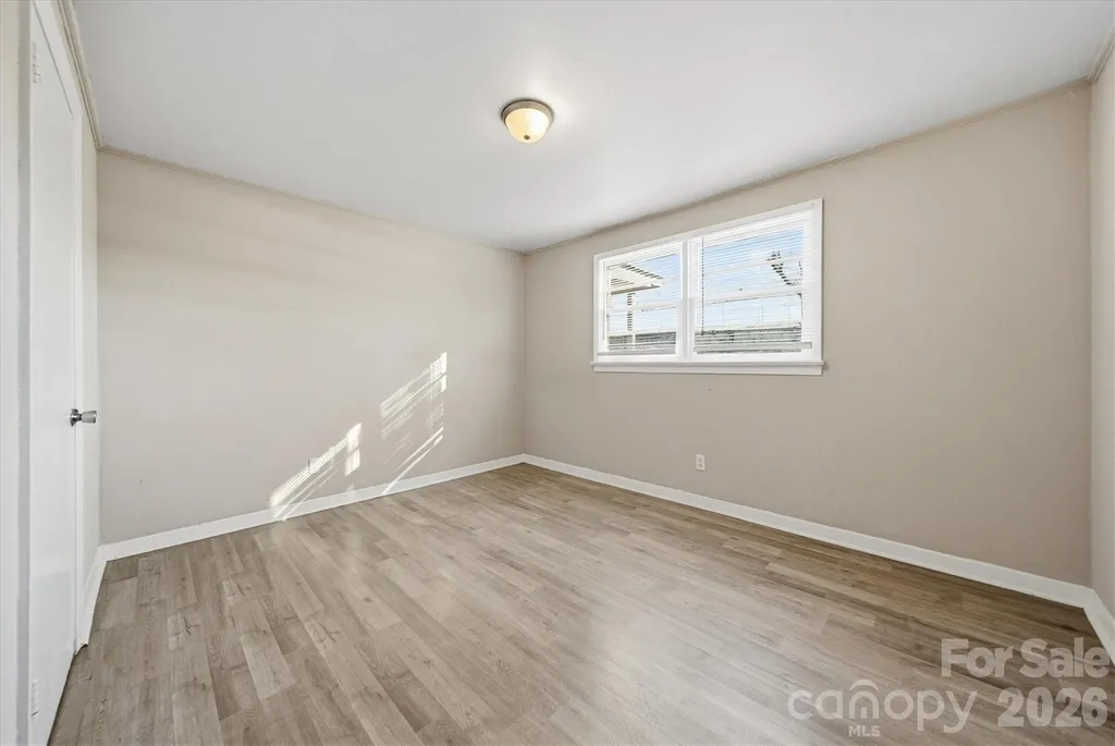 1512 N Deal Avenue Newton NC 28658