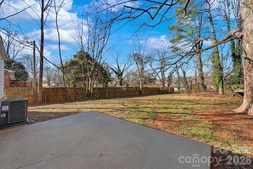 1512 N Deal Avenue Newton NC 28658