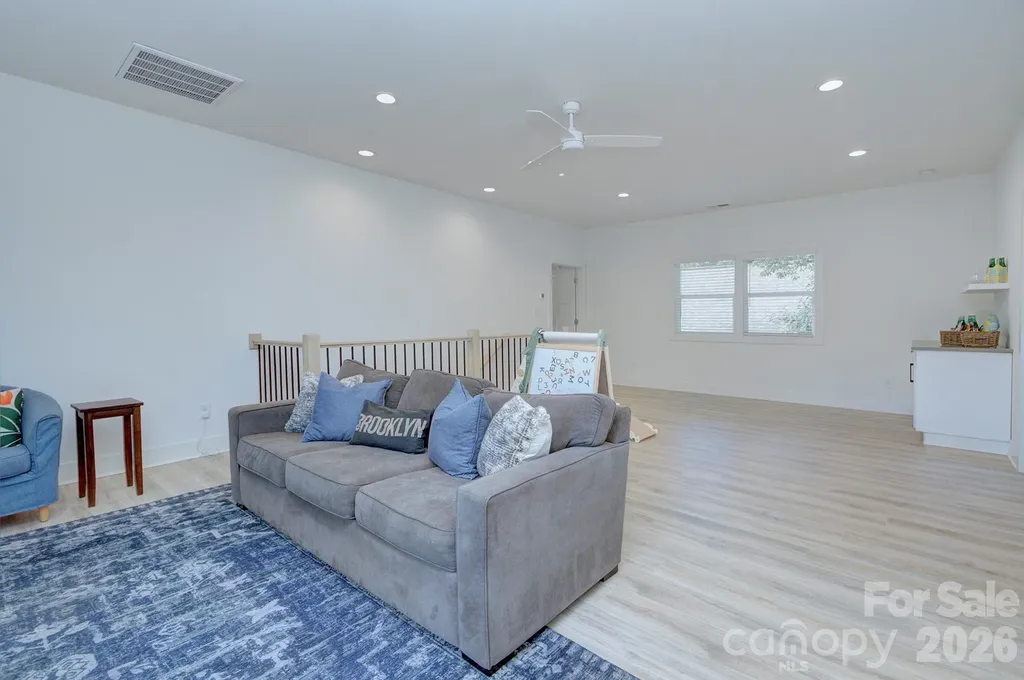 526 Seldon Drive Charlotte NC 28216
