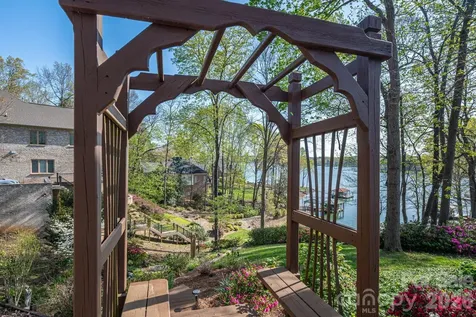 103 Shelter Cove Lane Mooresville NC 28117