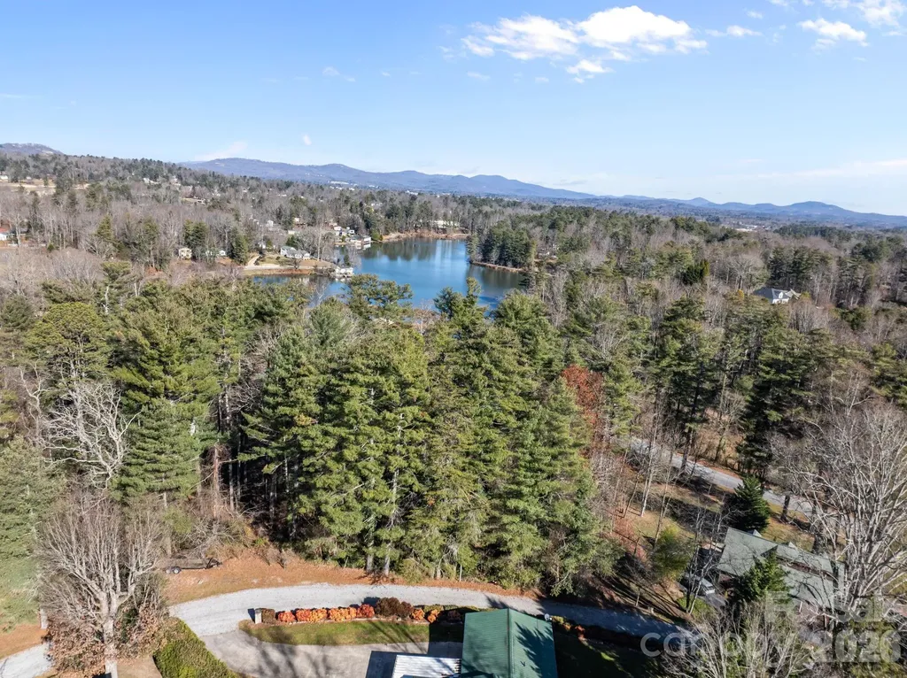 000 Oscelake Way Hendersonville NC 28739