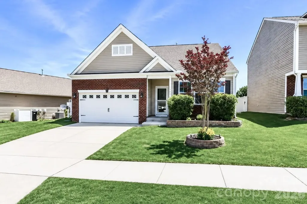 180 N Cromwell Drive Mooresville NC 28115