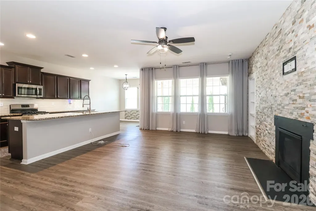 180 N Cromwell Drive Mooresville NC 28115