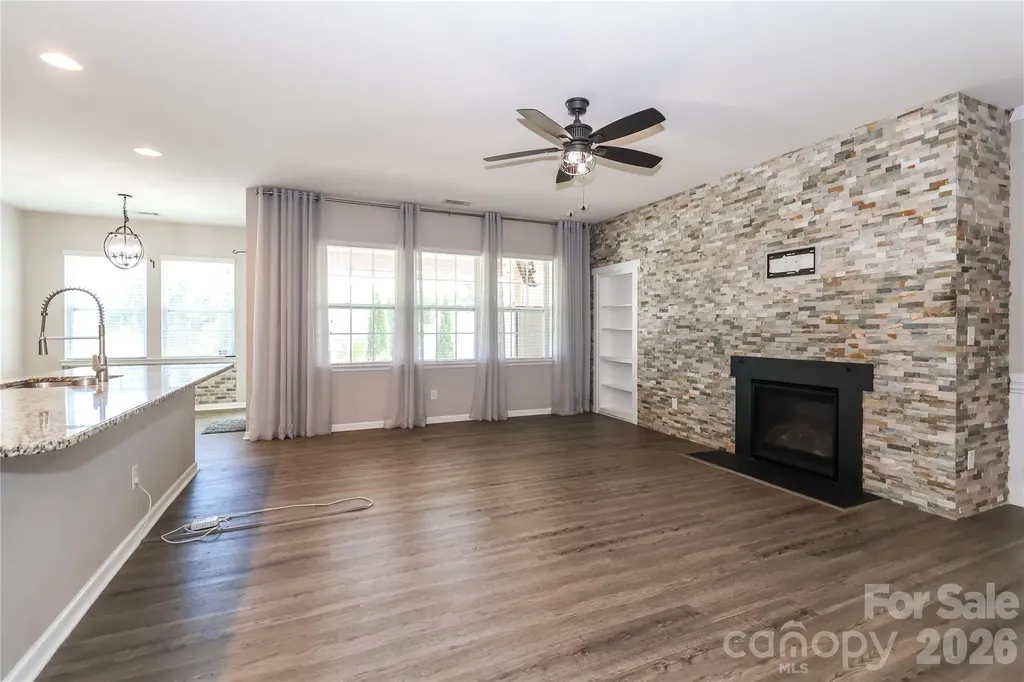 180 N Cromwell Drive Mooresville NC 28115