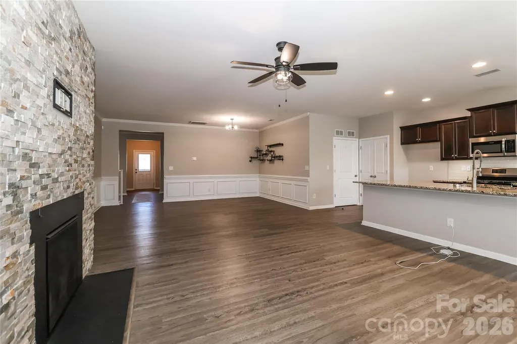180 N Cromwell Drive Mooresville NC 28115