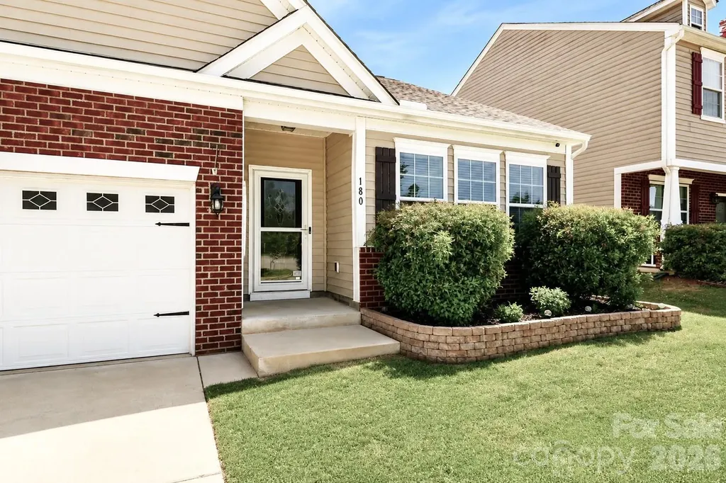 180 N Cromwell Drive Mooresville NC 28115