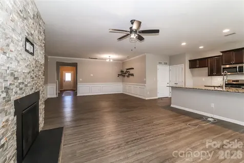 180 N Cromwell Drive Mooresville NC 28115