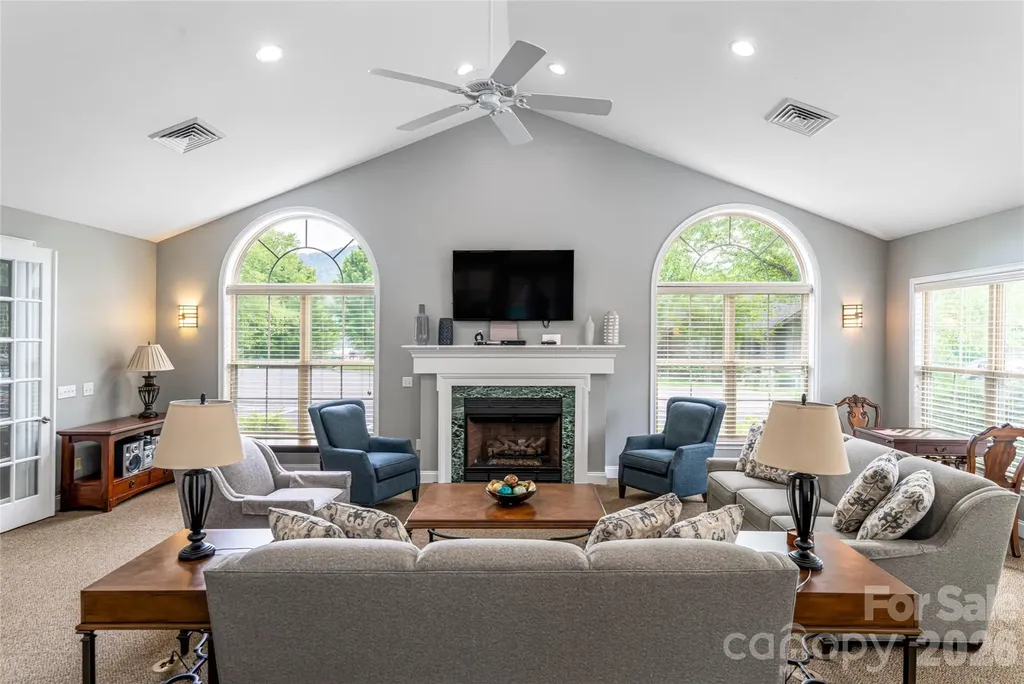55 Outlook Circle Swannanoa NC 28778