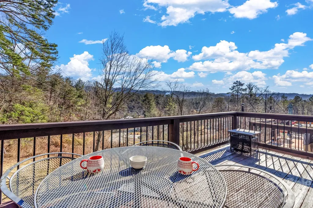 25 Union Chapel Road Weaverville NC 28787