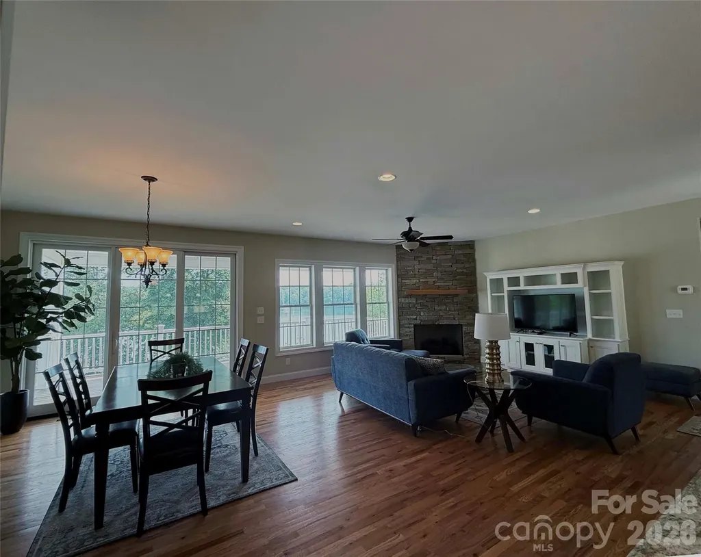 490 Mapleton Lane Columbus NC 28722