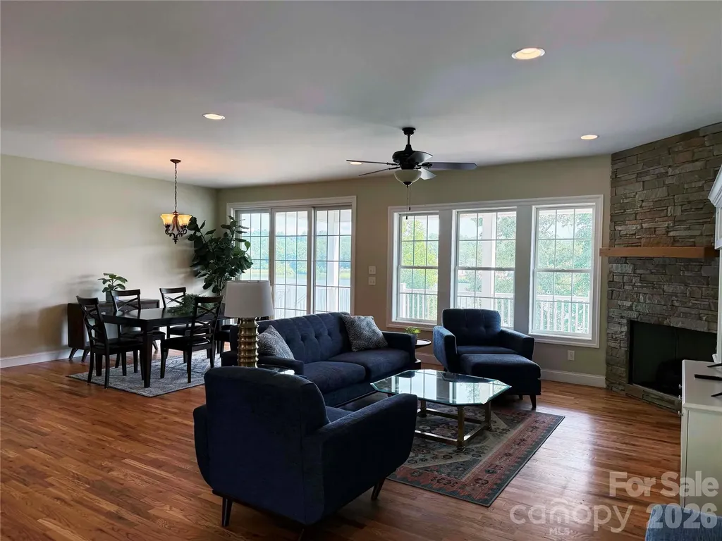 490 Mapleton Lane Columbus NC 28722