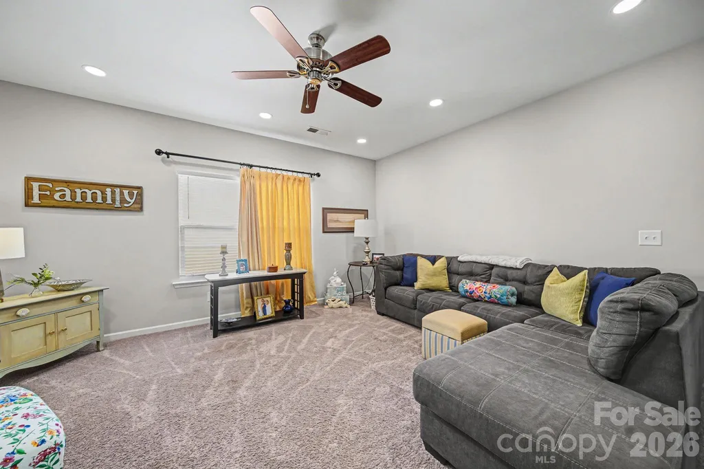 4612 Poinsettia Avenue Gastonia NC 28056