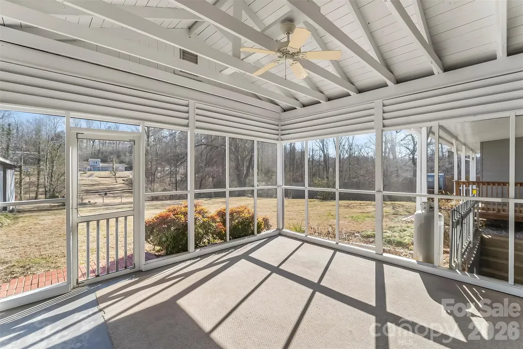 2977 Us Highway 70 W Marion NC 28752