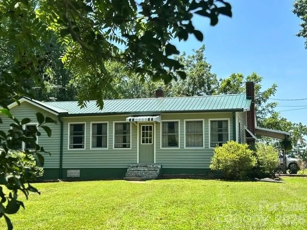 1174 Stacy Hill Road Marion NC 28752
