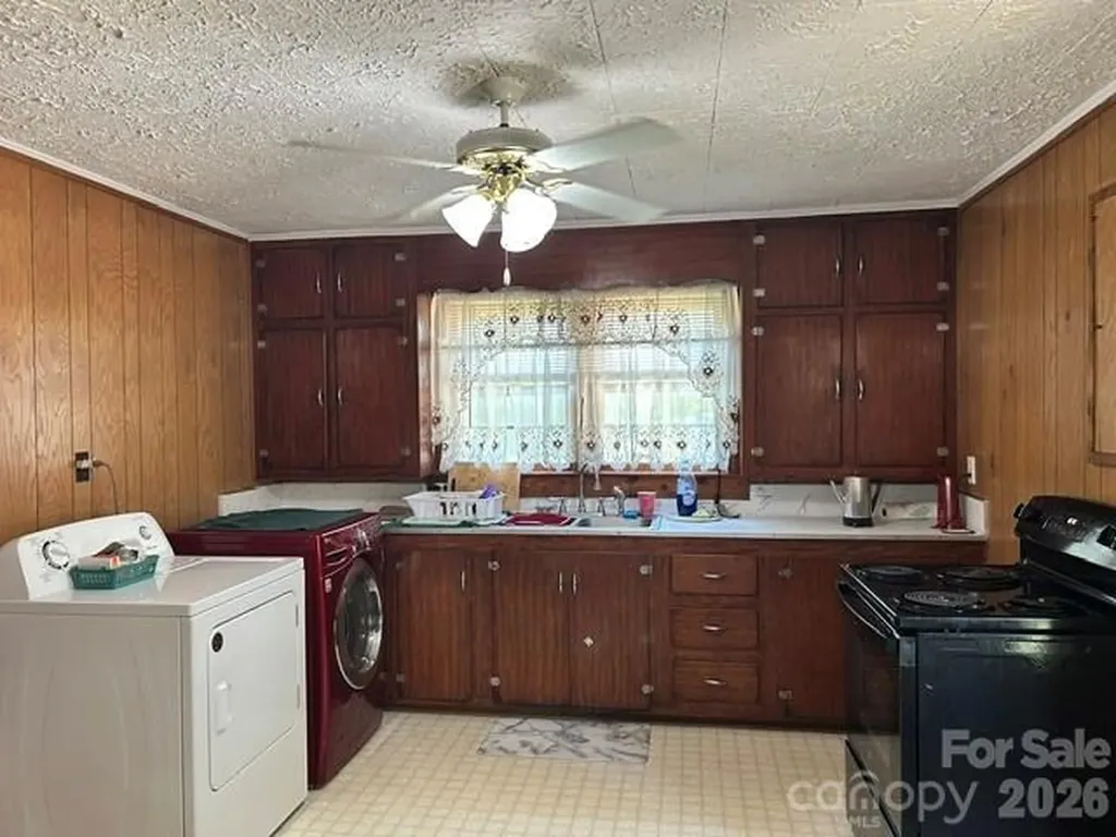 1174 Stacy Hill Road Marion NC 28752