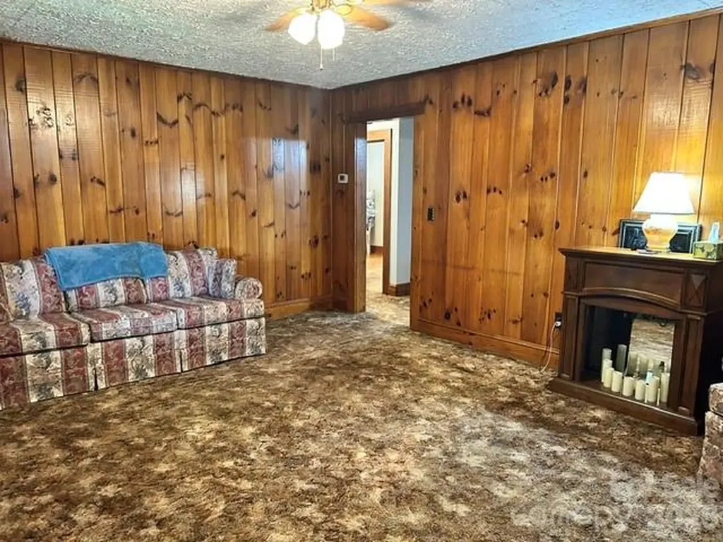 1174 Stacy Hill Road Marion NC 28752