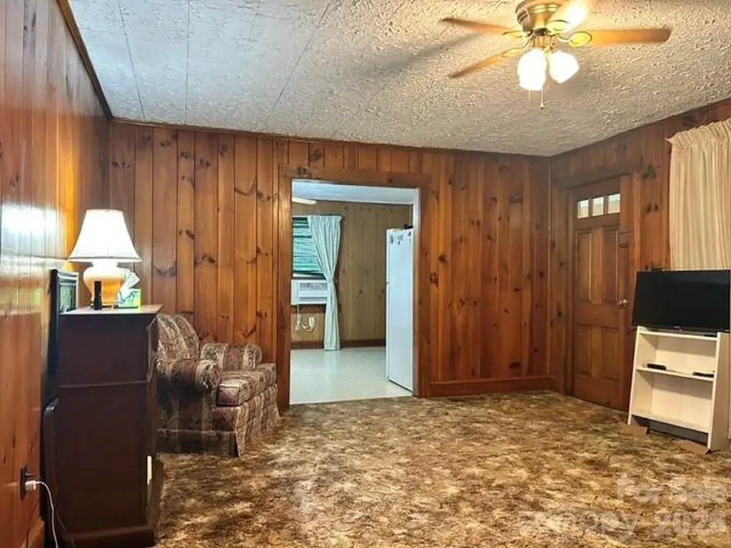 1174 Stacy Hill Road Marion NC 28752