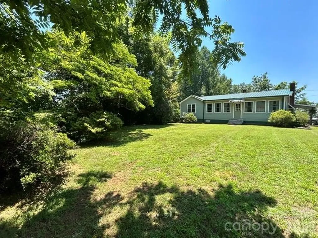 1174 Stacy Hill Road Marion NC 28752