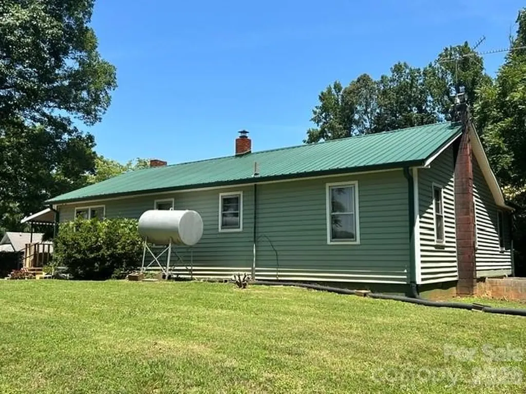 1174 Stacy Hill Road Marion NC 28752