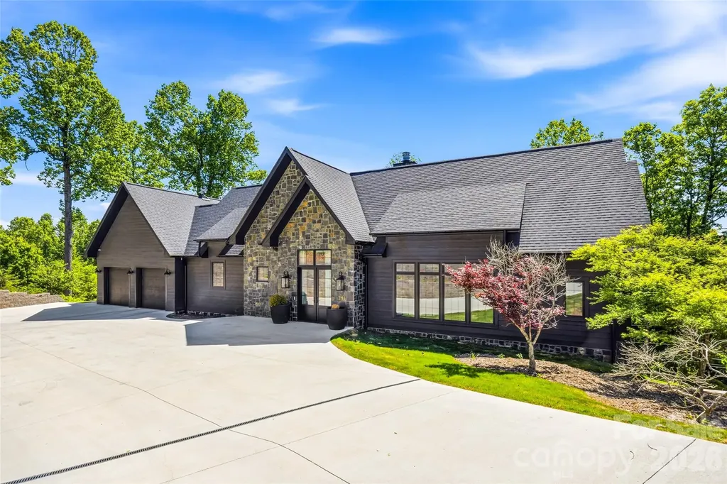 241 Tower Circle Laurel Park NC 28739