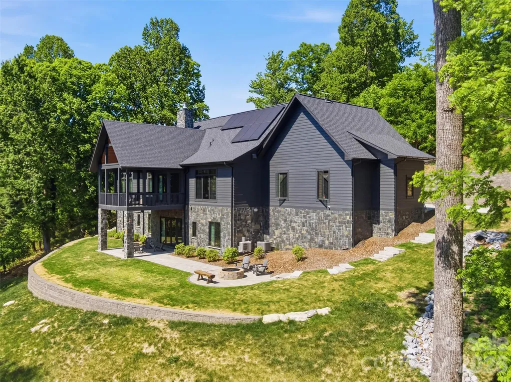 241 Tower Circle Hendersonville NC 28739
