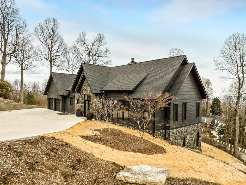 241 Tower Circle Hendersonville NC 28739