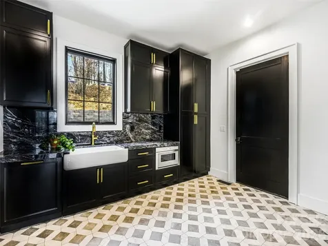 241 Tower Circle Hendersonville NC 28739