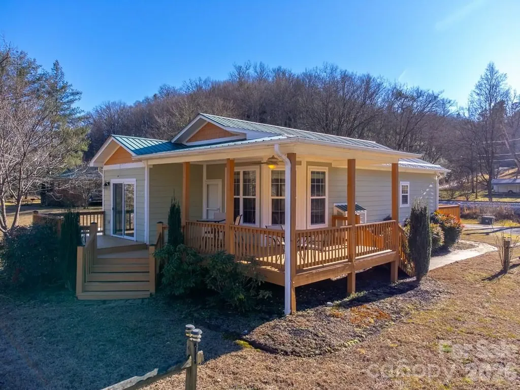 990 Hornet Drive Whittier NC 28789