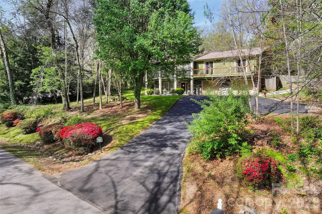3017 Chestnut Tree Road Hendersonville NC 28792