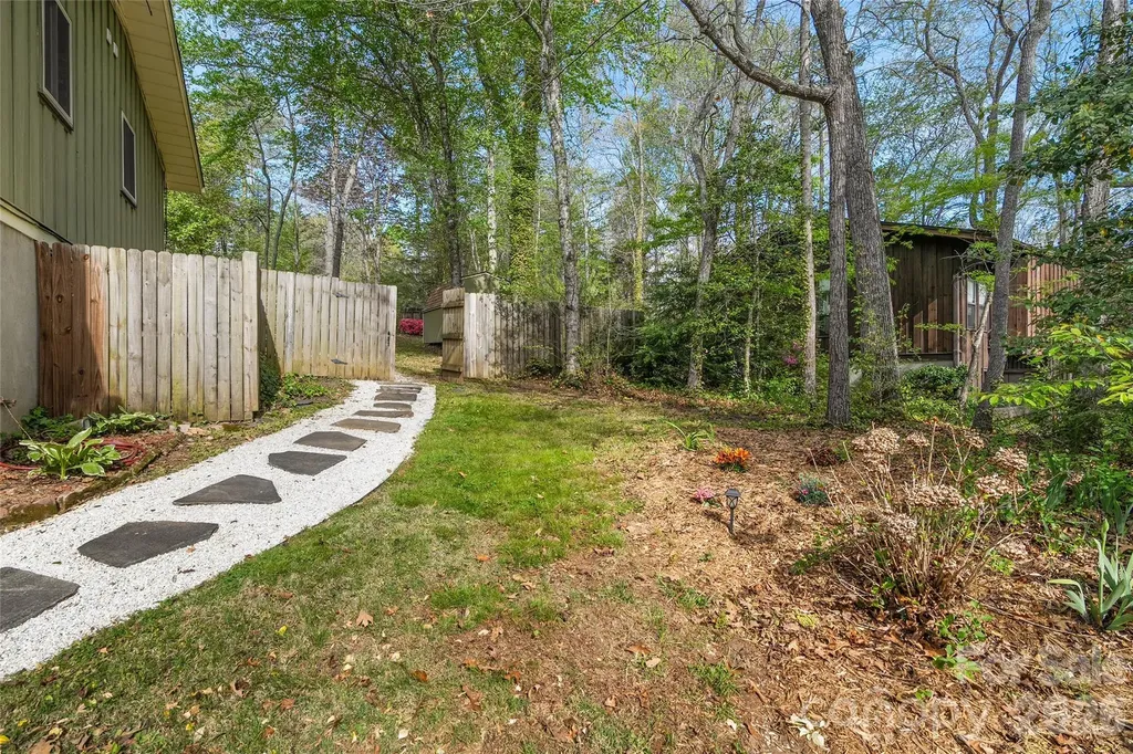 3017 Chestnut Tree Road Hendersonville NC 28792