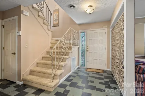 3017 Chestnut Tree Road Hendersonville NC 28792