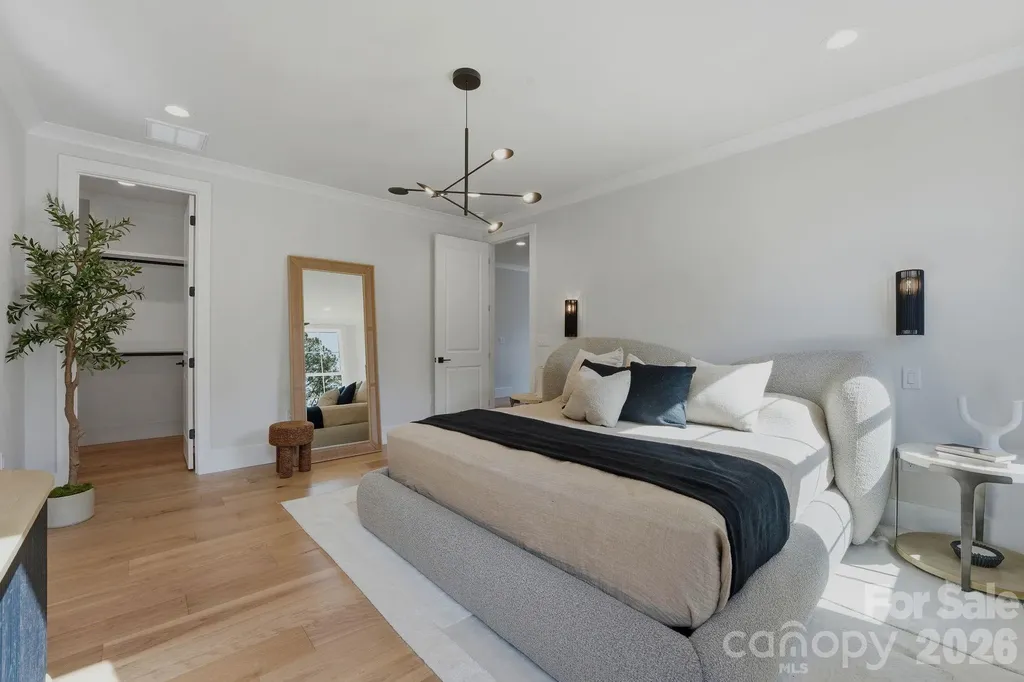 1637 Longfellow Street Charlotte NC 28205