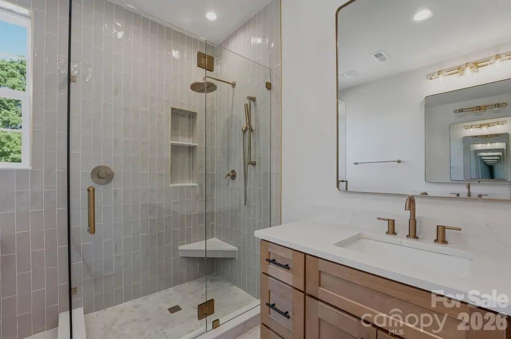 1637 Longfellow Street Charlotte NC 28205