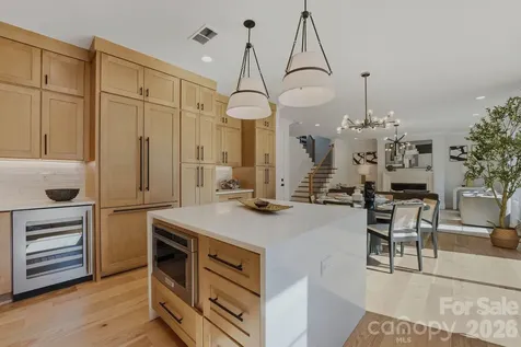 1637 Longfellow Street Charlotte NC 28205