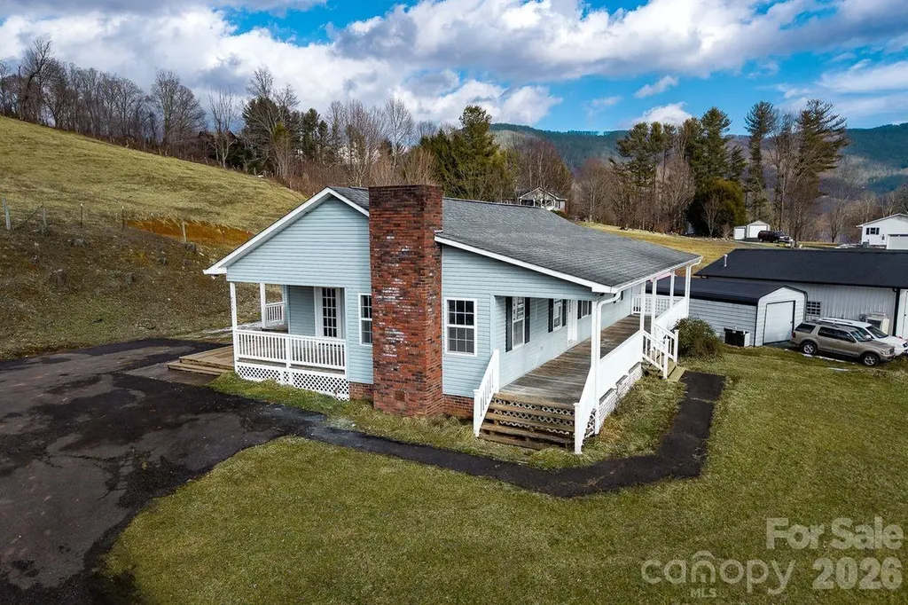 7215 Hwy 421 Highway N Vilas NC 28692