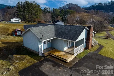 7215 Hwy 421 Highway N Vilas NC 28692