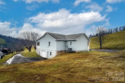 7215 Hwy 421 Highway N Vilas NC 28692