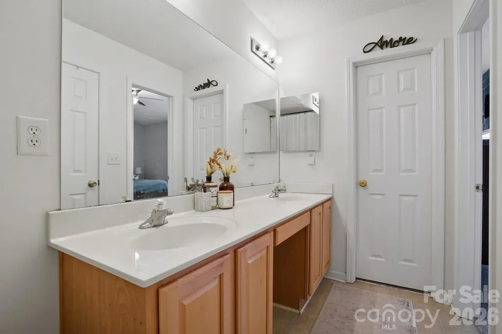 12350 Hennigan Place Lane Charlotte NC 28214
