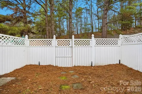 12350 Hennigan Place Lane Charlotte NC 28214