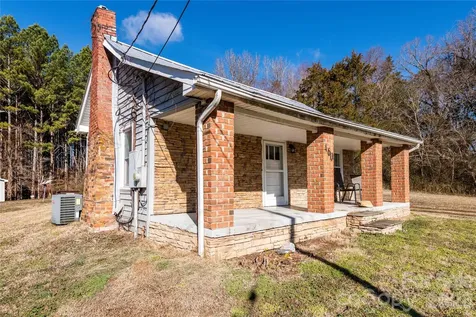 470 & 460 S Moose Road Mount Pleasant NC 28124