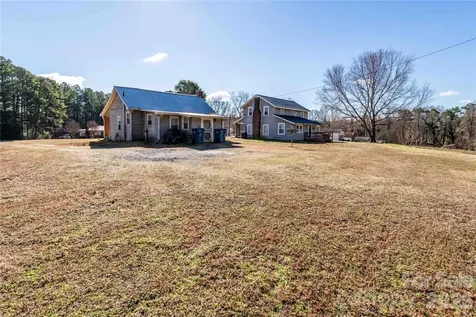 470 & 460 S Moose Road Mount Pleasant NC 28124