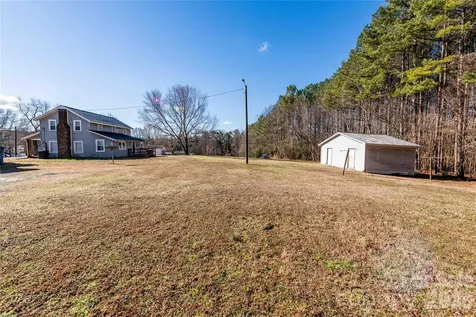 470 & 460 S Moose Road Mount Pleasant NC 28124