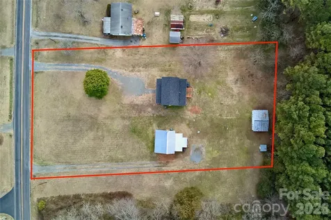 470 & 460 S Moose Road Mount Pleasant NC 28124
