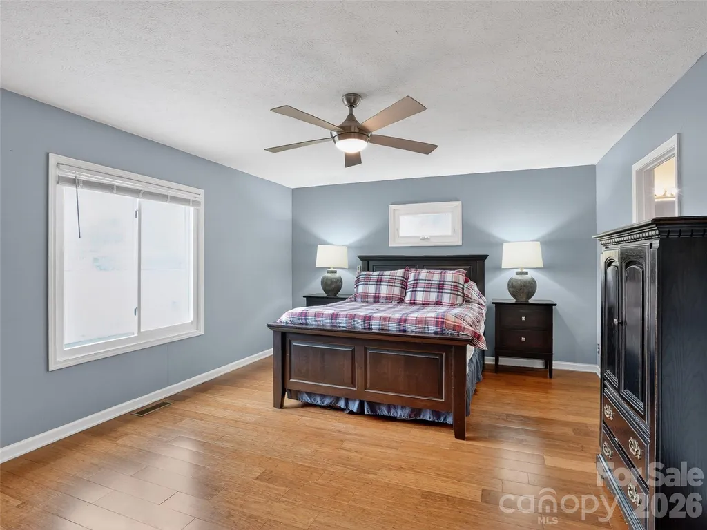 17 Driver Court Hendersonville NC 28739