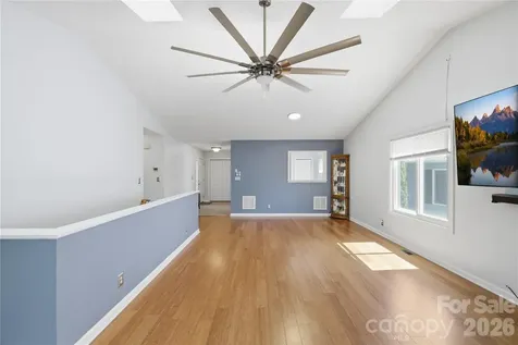 17 Driver Court Hendersonville NC 28739