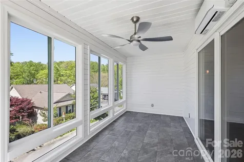 17 Driver Court Hendersonville NC 28739