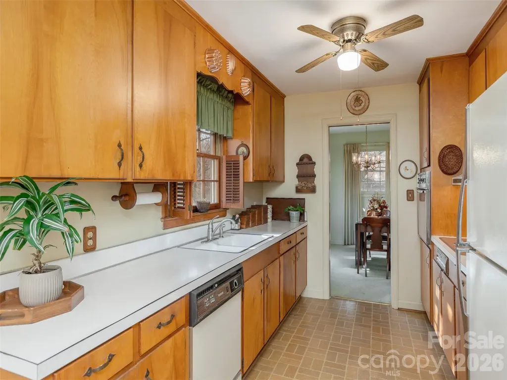 28 Westridge Drive Asheville NC 28803