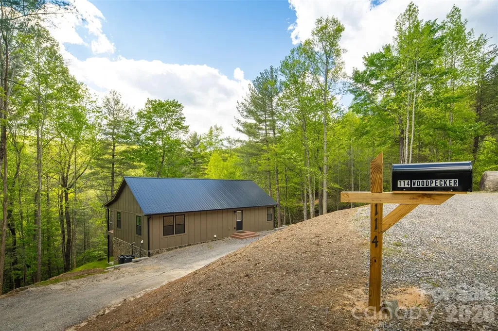 114 Woodpecker Road Purlear NC 28665