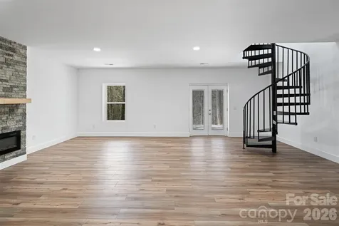 114 Woodpecker Road Purlear NC 28665
